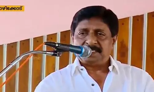 ഈനാംപേച്ചി പോയാല് മരപ്പട്ടി അധികാരത്തില് വരുന്ന അവസ്ഥയാണ് കേരളത്തിലെന്ന് ശ്രീനിവാസന് ഈനാംപേച്ചി പോയാല് മരപ്പട്ടി അധികാരത്തില് വരുന്ന അവസ്ഥയാണ് കേരളത്തിലെന്ന് ശ്രീനിവാസന്