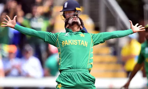 ഇംഗ്ലണ്ടിനെ എട്ടുവിക്കറ്റിന് തകര്‍ത്ത് പാകിസ്താന്‍ ഫൈനലില്‍