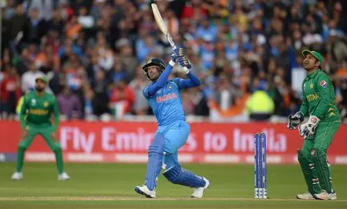 ധോണിക്ക് മുമ്പ് ഹാര്‍ദിക് പാണ്ഡ്യ ക്രീസിലെത്താനുള്ള കാരണം ഇതാണ്