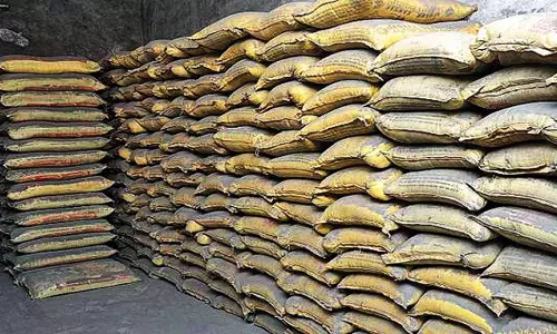 സിമന്റ് വില വര്‍ദ്ധിപ്പിച്ച് കമ്പനികള്‍ നേടുന്നത് കൊള്ള ലാഭമെന്ന് ആരോപണം