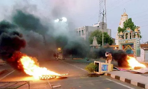 കര്‍ഷര്‍ കൊല്ലപ്പെട്ട മന്ദ്സൌറില്‍ സംഘര്‍ഷാവസ്ഥ തുടരുന്നു