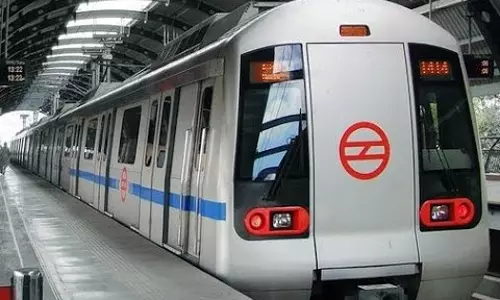 കൂട്ടമാനഭംഗത്തിനിരയായ സ്ത്രീ കുഞ്ഞിന്റെ മൃതദേഹവുമായി ഡല്‍ഹി മെട്രോയില്‍