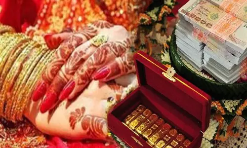 5 ലക്ഷം തന്നാല് ബലാത്സംഗം ചെയ്ത യുവതിയെ വിവാഹം കഴിക്കാമെന്ന് അക്രമി 5 ലക്ഷം തന്നാല് ബലാത്സംഗം ചെയ്ത യുവതിയെ വിവാഹം കഴിക്കാമെന്ന് അക്രമി