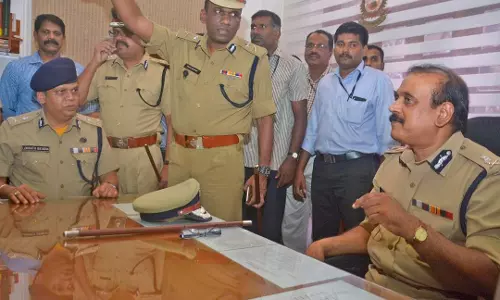 സെന്‍കുമാറിനെ നിരീക്ഷിക്കാനാണോ തച്ചങ്കരിയെ നിയമിച്ചതെന്ന് ഹൈക്കോടതി