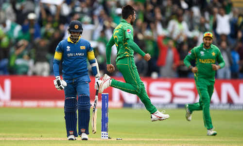 ലങ്കയുടെ താളം തെറ്റിച്ച് 12 പന്തുകളില്‍ നഷ്ടമായത് മൂന്ന് വിക്കറ്റ്