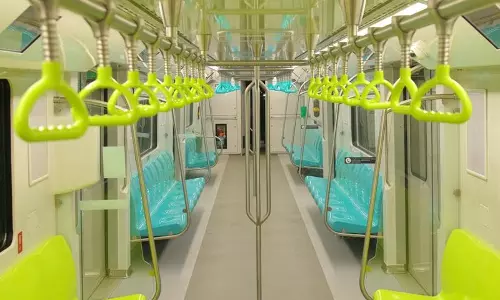 കൊച്ചി മെട്രോയില് യാത്ര ചെയ്യുമ്പോള് ശ്രദ്ധിക്കേണ്ട കാര്യങ്ങള് കൊച്ചി മെട്രോയില് യാത്ര ചെയ്യുമ്പോള് ശ്രദ്ധിക്കേണ്ട കാര്യങ്ങള്