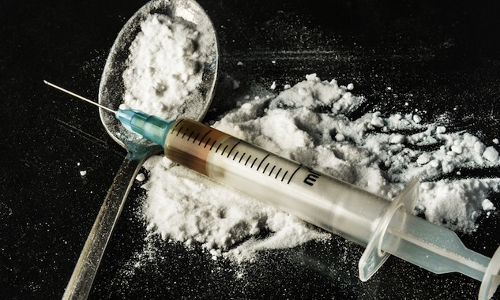 പ്രായപൂര്‍ത്തിയാകാത്ത കുട്ടിക്ക് ലഹരി മരുന്ന് നല്‍കിയ സംഭവത്തില്‍ കേസെടുത്തു