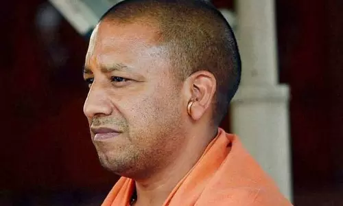 നഗ്‌നചിത്രങ്ങള്‍ പ്രചരിപ്പിച്ചതിന് യോഗി ആദിത്യനാഥിനെതിരെ യുവതിയുടെ പരാതി