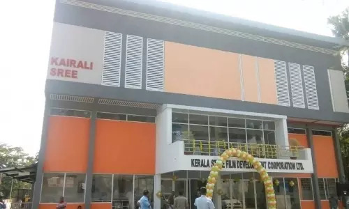 ചലച്ചിത്ര പ്രേമികള്ക്ക് ഇരുട്ടടിയായി ജി.എസ്.ടി; 100 രൂപക്ക് മുകളിലുള്ള ടിക്കറ്റിന് 28 ശതമാനം നികുതി ചലച്ചിത്ര പ്രേമികള്ക്ക് ഇരുട്ടടിയായി ജി.എസ്.ടി; 100 രൂപക്ക് മുകളിലുള്ള ടിക്കറ്റിന് 28 ശതമാനം നികുതി