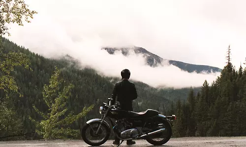 സ്പോണ്സര്മാര് വഞ്ചിച്ചു; ബെക്ക് സാഹസികന് രാജസ്ഥാനില് കുടുങ്ങി സ്പോണ്സര്മാര് വഞ്ചിച്ചു; ബെക്ക് സാഹസികന് രാജസ്ഥാനില് കുടുങ്ങി