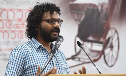 ഇന്നസെന്റ് നിര്ഭയനല്ല, പൊതുപ്രവര്ത്തകനായിരിക്കാന് യോഗ്യനുമല്ല: സുസ്മേഷ് ചന്ത്രോത്ത് ഇന്നസെന്റ് നിര്ഭയനല്ല, പൊതുപ്രവര്ത്തകനായിരിക്കാന് യോഗ്യനുമല്ല: സുസ്മേഷ് ചന്ത്രോത്ത്