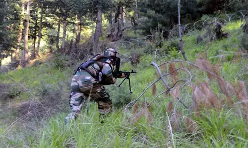 ജമ്മുവിലെ ത്രാലില്‍ രണ്ട് ഭീകരരെ സൈന്യം വധിച്ചു