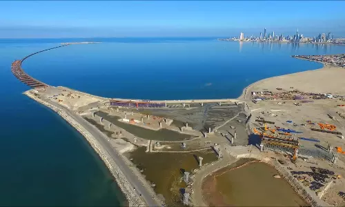 ശുവൈഖ് തുറമുഖത്തു നിന്ന് വീണ്ടും കണ്ടെയ്‌നറുകൾ അപ്രത്യക്ഷമായതായി റിപ്പോർട്ട്