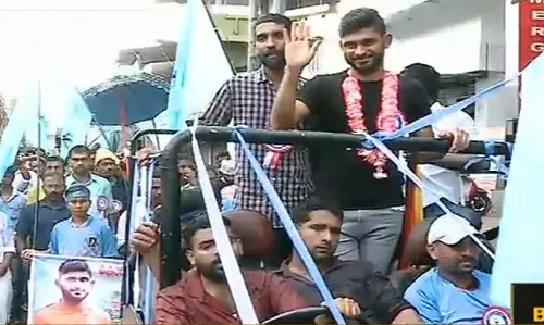 അനസ് എടത്തൊടികക്ക് ജന്മനാടിന്റെ ആദരം അനസ് എടത്തൊടികക്ക് ജന്മനാടിന്റെ ആദരം