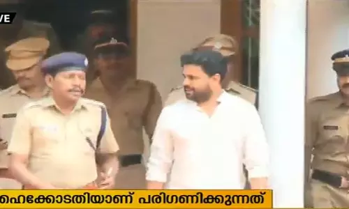 ദിലീപിന്റെ ജാമ്യാപേക്ഷ ഹൈക്കോടതി വിധിപറയാന് മാറ്റി ദിലീപിന്റെ ജാമ്യാപേക്ഷ ഹൈക്കോടതി വിധിപറയാന് മാറ്റി