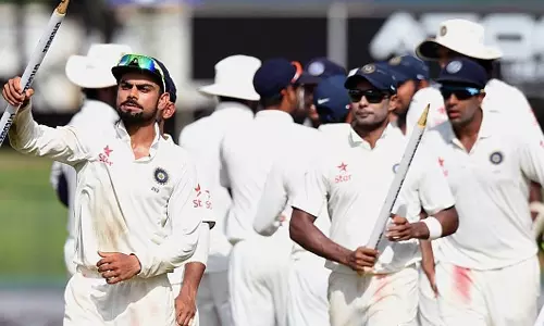 ധവാനും പുജാരക്കും ശതകം, ഇന്ത്യ മൂന്നിന് 399