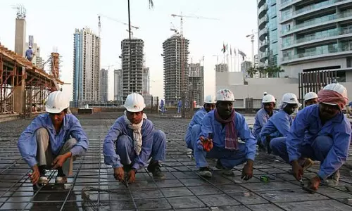 സാമ്പത്തിക ശേഷിയില്ലാത്ത തൊഴിലാളികള്‍ക്ക്​ നിയമസഹായവുമായി  ദുബൈ