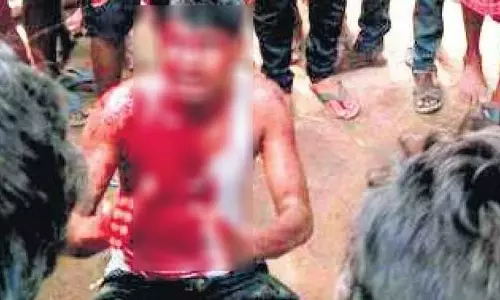 ആള്ക്കൂട്ടക്കൊല വീണ്ടും; മോഷ്ടാവെന്ന് ആരോപിച്ച് ആദിവാസി യുവാവിനെ തല്ലിക്കൊന്നു ആള്ക്കൂട്ടക്കൊല വീണ്ടും; മോഷ്ടാവെന്ന് ആരോപിച്ച് ആദിവാസി യുവാവിനെ തല്ലിക്കൊന്നു