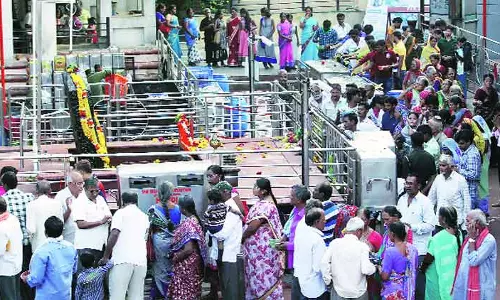 ശനി ശിംഗനാപൂര്‍ ക്ഷേത്രത്തിലെ സ്ത്രീ പ്രവേശന സമരം തടഞ്ഞു; സംഘര്‍ഷം