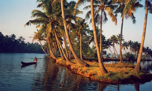 കായലുകളുടെ സംരക്ഷണം ഉറപ്പുവരുത്താന്‍ ഹൈക്കോടതി ഇടപെടുന്നു