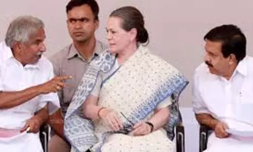 കേരളത്തില് നേതൃമാറ്റമില്ലെന്ന് കോണ്ഗ്രസ് നേതൃത്വം കേരളത്തില് നേതൃമാറ്റമില്ലെന്ന് കോണ്ഗ്രസ് നേതൃത്വം