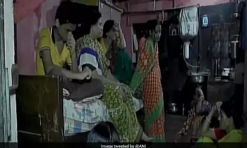 ബ്ലൂവെയില് കൊലവിളി തുടരുന്നു; ഒരു കുട്ടി കൂടി ആത്മഹത്യ ചെയ്തു ബ്ലൂവെയില് കൊലവിളി തുടരുന്നു; ഒരു കുട്ടി കൂടി ആത്മഹത്യ ചെയ്തു