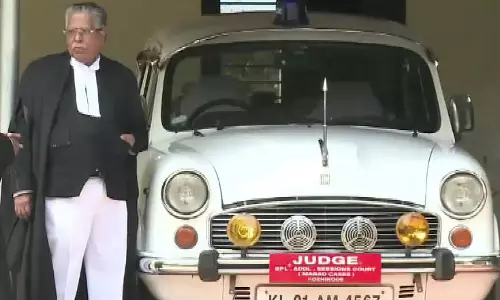 എംകെ ദാമോദരന്‍ അന്തരിച്ചു