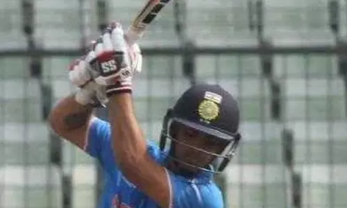 18 പന്തില് അര്ധശതകവുമായി അണ്ടര് -19 ലോകകപ്പില് ഇന്ത്യന് വെടിക്കെട്ട് 18 പന്തില് അര്ധശതകവുമായി അണ്ടര് -19 ലോകകപ്പില് ഇന്ത്യന് വെടിക്കെട്ട്