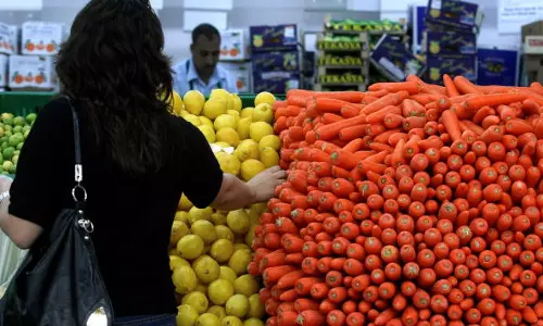 സംസ്ഥാനത്ത് പച്ചക്കറി വില കുതിച്ചുയരുന്നു; മിക്ക ഇനങ്ങള്‍ക്കും വര്‍ധിച്ചിരിക്കുന്നത് ഇരട്ടിയോ, അതിലധികമോ
