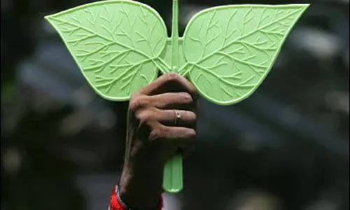 തമിഴ്‌നാട്ടിലെ രാഷ്ട്രീയ പ്രതിസന്ധി തുടരുന്നു