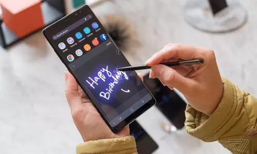 സാംസങ് ഗാലക്‍സി നോട്ട് 8  പുറത്തിറങ്ങി