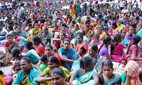 പെണ്പിളെ ഒരുമെ തൊഴിലാളി യൂണിയന് നിലവില് വന്നു പെണ്പിളെ ഒരുമെ തൊഴിലാളി യൂണിയന് നിലവില് വന്നു