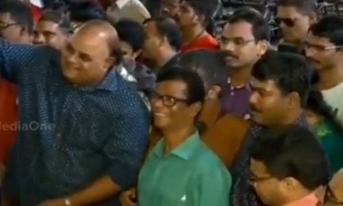 കാഴ്‍ചയില്ലെങ്കിലും പരസ്‍പരം കാണാനായി അവരെത്തി