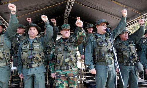 അമേരിക്കയെ പ്രതിരോധിക്കാന് വെനിസ്വേലയില് രാജ്യവ്യാപക ആയുധ പരിശീലനം അമേരിക്കയെ പ്രതിരോധിക്കാന് വെനിസ്വേലയില് രാജ്യവ്യാപക ആയുധ പരിശീലനം