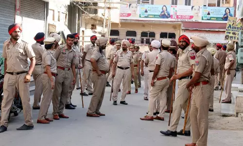 റാം റഹീമിന് ശിക്ഷ വിധിച്ചതിന് പിന്നാലെ അക്രമം റാം റഹീമിന് ശിക്ഷ വിധിച്ചതിന് പിന്നാലെ അക്രമം