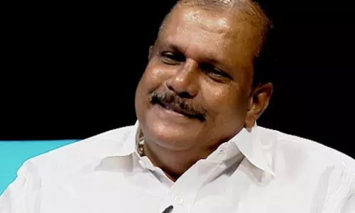 നടിയുടെ പേര് വെളിപ്പെടുത്തിയതിന് പി സി ജോര്‍ജിനെതിരെ കേസ്