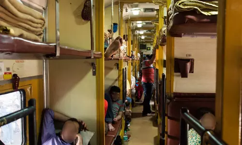 യാത്രക്കാര്‍ ഒരുപാട് ഉറങ്ങേണ്ട... പുതിയ നിയമവുമായി റെയില്‍വെ