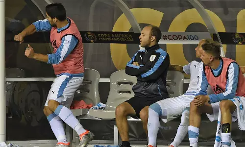 സൈഡ് ബെഞ്ചിലെ സുവാരസ്; നഷ്ടം ഉറുഗ്വെയ്ക്കും നൂറ്റാണ്ടിന്റെ കോപ്പക്കും സൈഡ് ബെഞ്ചിലെ സുവാരസ്; നഷ്ടം ഉറുഗ്വെയ്ക്കും നൂറ്റാണ്ടിന്റെ കോപ്പക്കും