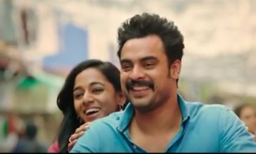 ടോവിനോയുടെ തരംഗത്തിലെ ആദ്യ ഗാനമെത്തി