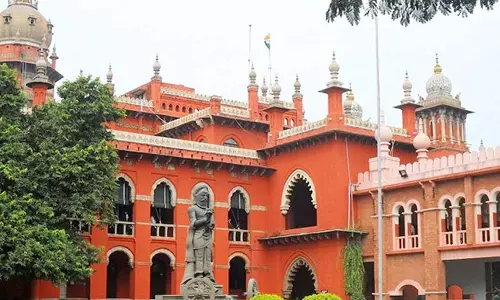 തമിഴ്നാട് നിയമസഭയില്‍ സെപ്റ്റംബര്‍ 20വരെ വിശ്വാസ പ്രമേയം നടത്തരുതെന്ന് ഹൈക്കോടതി