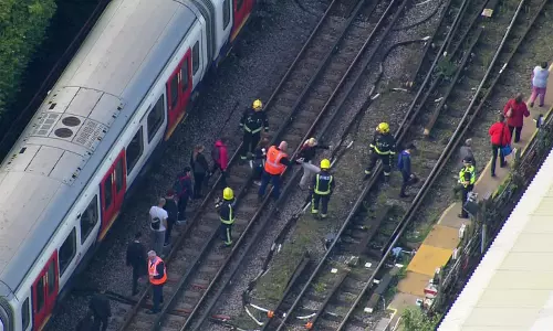 ലണ്ടന് തുരങ്കപാതയിലെ സ്ഫോടനത്തിന്റെ ഉത്തരവാദിത്വം ഐഎസ് ഏറ്റെടുത്തു ലണ്ടന് തുരങ്കപാതയിലെ സ്ഫോടനത്തിന്റെ ഉത്തരവാദിത്വം ഐഎസ് ഏറ്റെടുത്തു