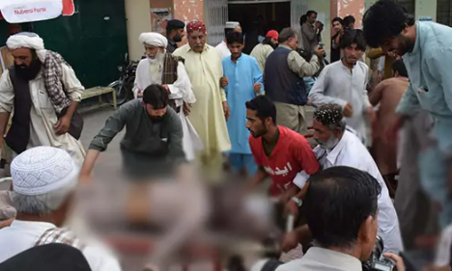 പാകിസ്ഥാനില്‍ തെരഞ്ഞെടുപ്പ് റാലിക്കിടെ സ്ഫോടനം; സ്ഥാനാര്‍ഥിയടക്കം 128 പേര്‍ മരിച്ചു