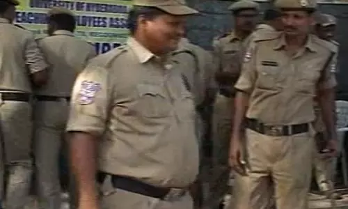 ഹൈദരാബാദ് സര്‍വകലാശാലയില്‍ വിദ്യാര്‍ഥികള്‍ കലാപമുണ്ടാക്കാന്‍ ശ്രമിച്ചെന്ന് എഫ്ഐആര്‍