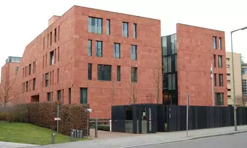 എംബസിയുടെ പേരില് നിയമസഹായ തട്ടിപ്പ്: കരുതിയിരിക്കണമെന്ന് പ്രവാസികള്ക്ക് കുവൈത്തിന്റെ മുന്നറിയിപ്പ് എംബസിയുടെ പേരില് നിയമസഹായ തട്ടിപ്പ്: കരുതിയിരിക്കണമെന്ന് പ്രവാസികള്ക്ക് കുവൈത്തിന്റെ മുന്നറിയിപ്പ്