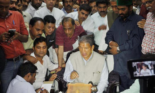 വിശ്വാസ വോട്ടെടുപ്പിന് സ്റ്റേ വിശ്വാസ വോട്ടെടുപ്പിന് സ്റ്റേ