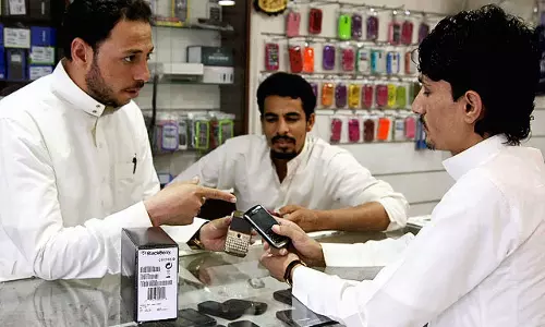 സൗദിയിലെ മൊബൈല്‍ ഫോണ്‍ വില്‍പന മേഖലയിലെ  ബിനാമി ഇടപാടുകളില്‍ വര്‍ധനവ്