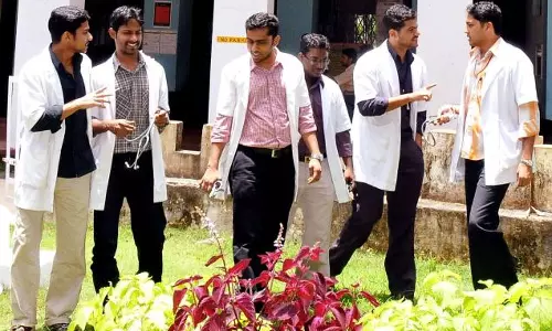 കേരളത്തിലെ മൂന്ന് സ്വാശ്രയ കോളജുകളിലെ പ്രവേശം അംഗീകരിക്കുന്നതായി സുപ്രീംകോടതി കേരളത്തിലെ മൂന്ന് സ്വാശ്രയ കോളജുകളിലെ പ്രവേശം അംഗീകരിക്കുന്നതായി സുപ്രീംകോടതി