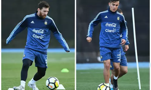 മെസിയെയും ഡിബാലയെയും ഒരുമിച്ച് കളിപ്പിക്കുക വലിയ റിസ്കാണെന്ന് പരിശീലകന് മെസിയെയും ഡിബാലയെയും ഒരുമിച്ച് കളിപ്പിക്കുക വലിയ റിസ്കാണെന്ന് പരിശീലകന്