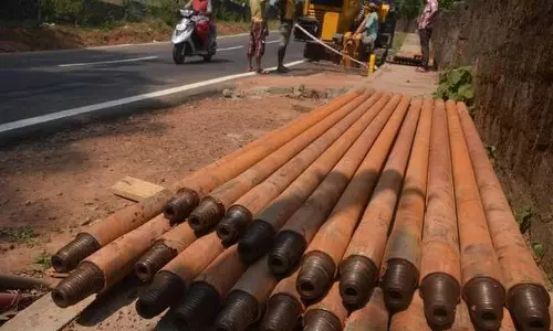 റോഡ് കുഴിക്കുന്നതിന് അദാനിക്ക് കുറഞ്ഞ നിരക്ക്; സിറ്റി ഗ്യാസ് പൈപ്പ് ലൈന്‍ പദ്ധതി വിവാദത്തില്‍