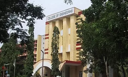 എഞ്ചിനീയറിംഗ് കോളേജ് പ്രിന്സിപ്പല് നിയമനം: സര്ക്കാരിന് ലോകായുക്തയുടെ നോട്ടീസ് എഞ്ചിനീയറിംഗ് കോളേജ് പ്രിന്സിപ്പല് നിയമനം: സര്ക്കാരിന് ലോകായുക്തയുടെ നോട്ടീസ്